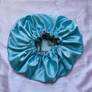 bonnet en satin bleu et vert